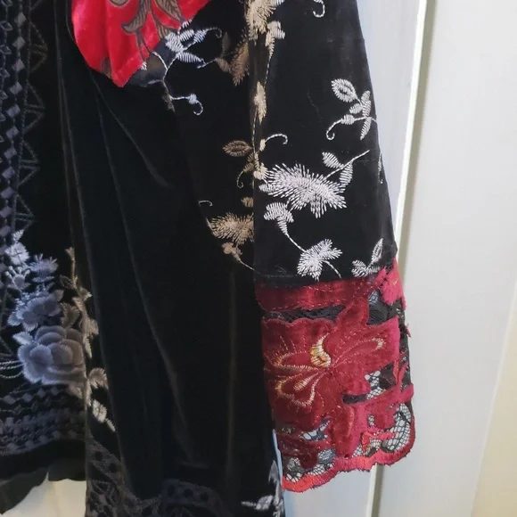 John Mark Plus Size Velvet Burnout MixedMedia 3/4 Sleeve Statement Kimomo Jacket - Picture 10 of 16